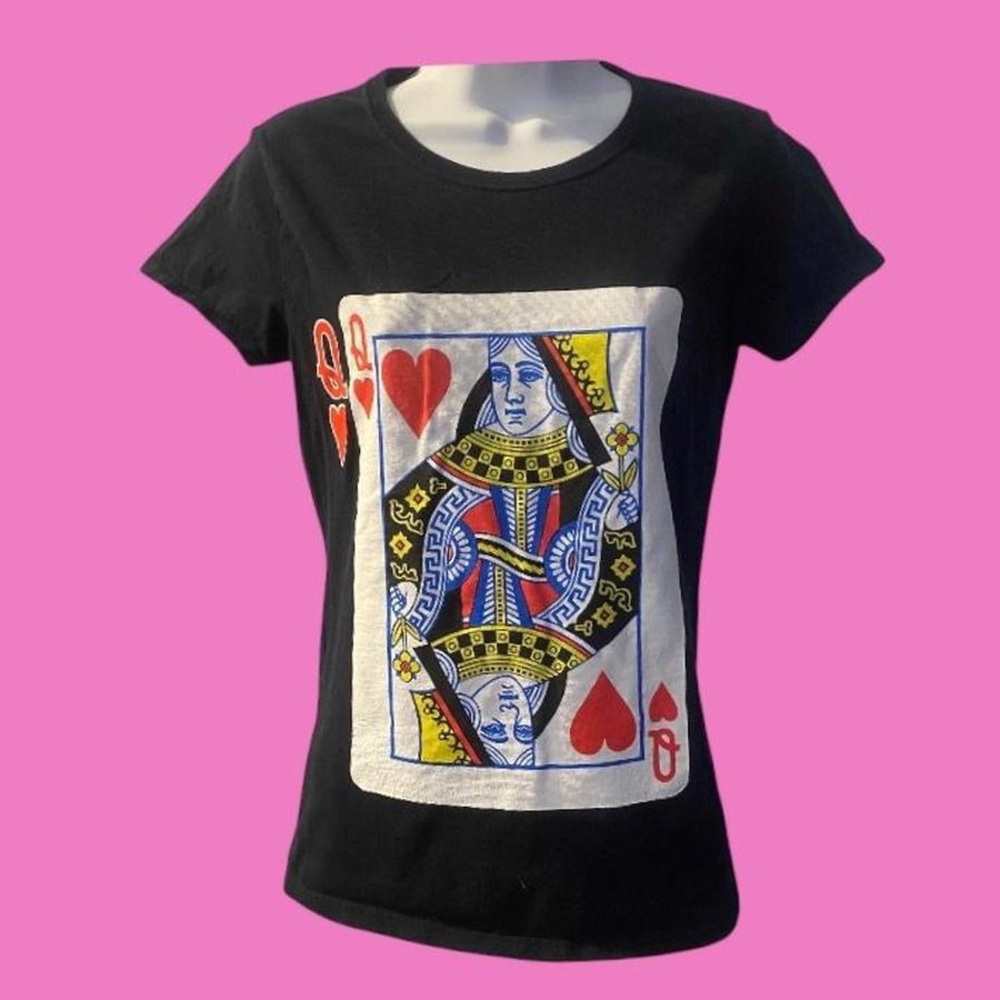 Vintage Queen of Hearts Graphic Shirt size Small